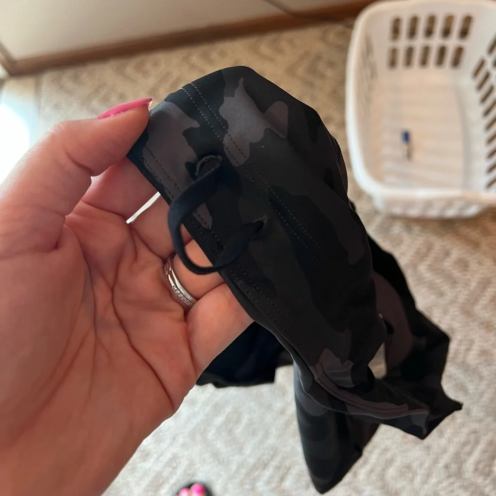 Athleta Ultimate 7/8 Camo Legging - Picture 9 of 11